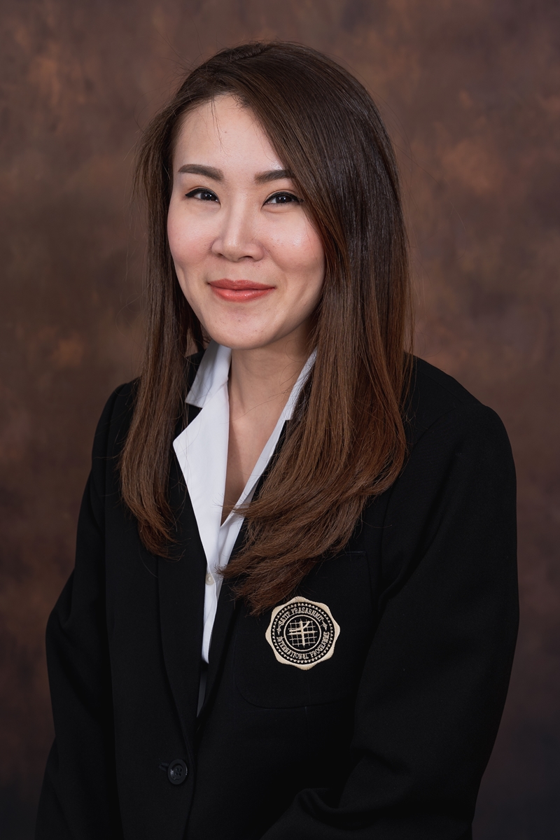 Miss Siwamon Thanyaprasert