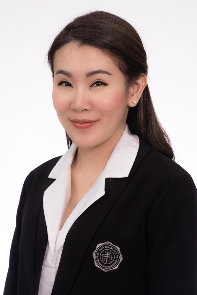 Miss Siwamon Thanyaprasert