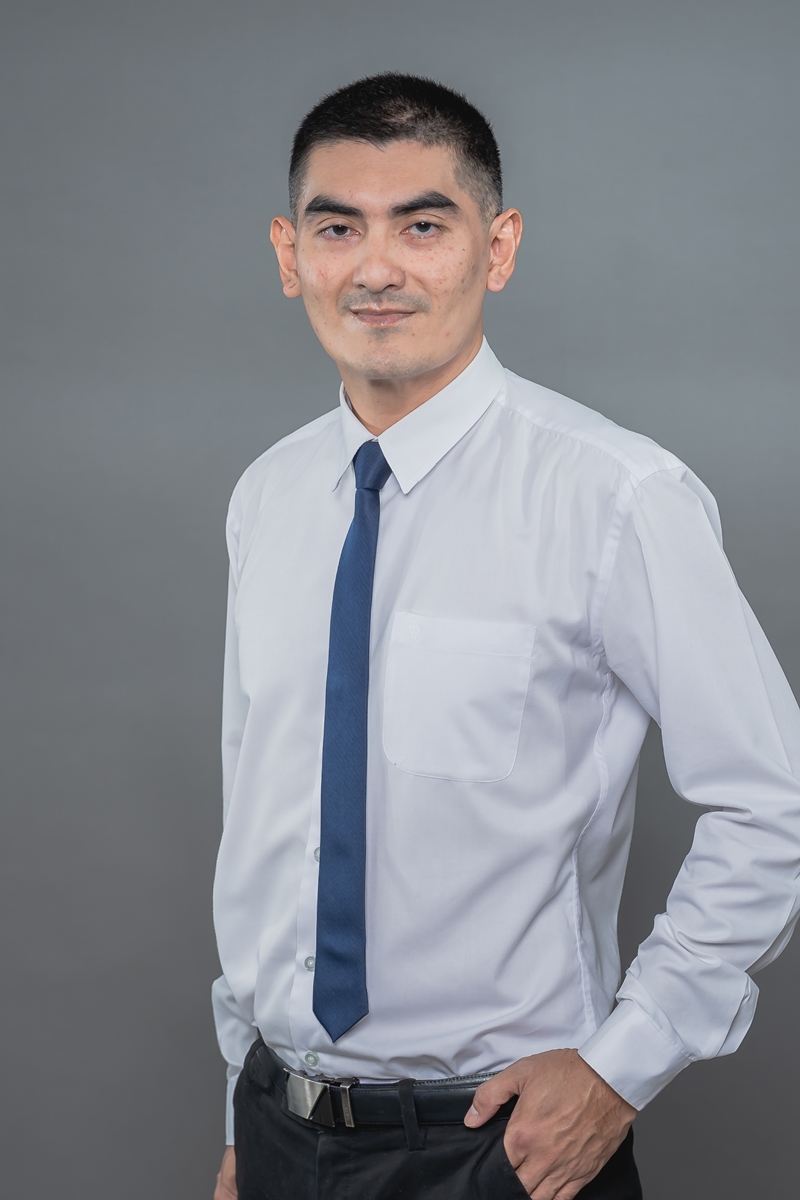Mr. Akarapon Jenakom