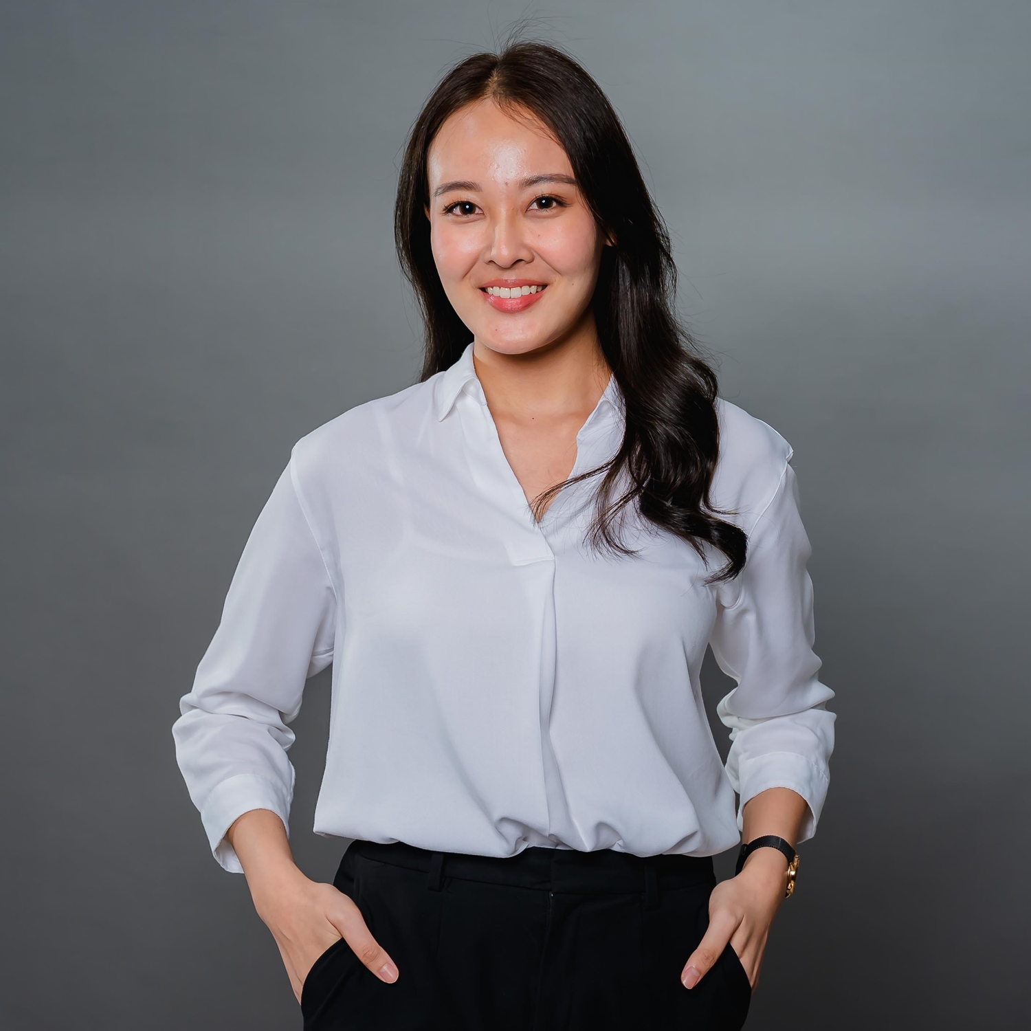 Ms. Benjarat Ekthumasuth