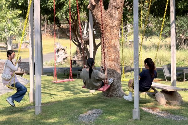 LINE_ALBUM_Khao Yai_260404_115