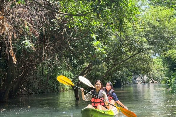 LINE_ALBUM_Khao Yai_260404_39