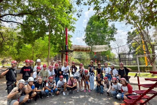 LINE_ALBUM_zip line_260404_1