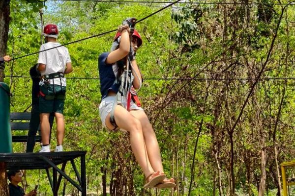 LINE_ALBUM_zip line_260404_11