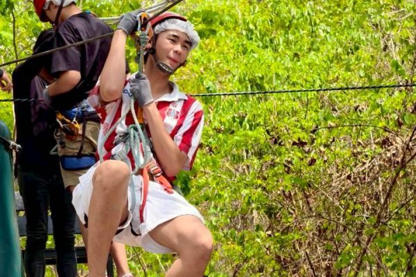 LINE_ALBUM_zip line_260404_15