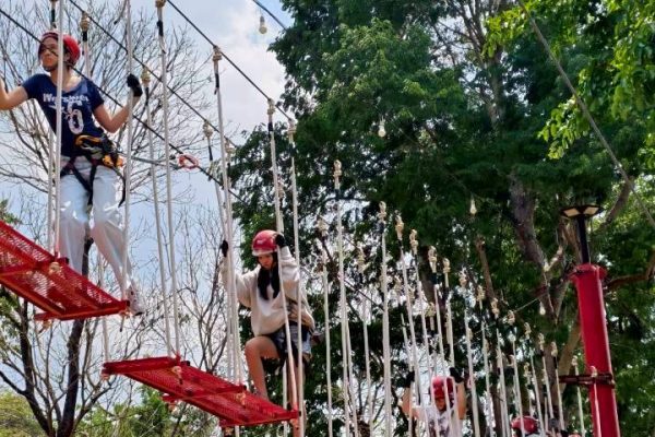LINE_ALBUM_zip line_260404_19