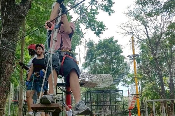 LINE_ALBUM_zip line_260404_28