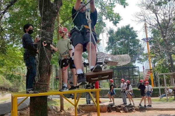 LINE_ALBUM_zip line_260404_32