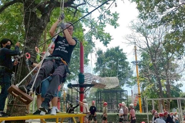 LINE_ALBUM_zip line_260404_37
