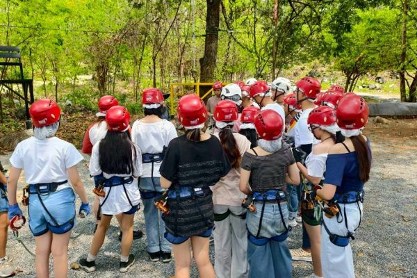 LINE_ALBUM_zip line_260404_4