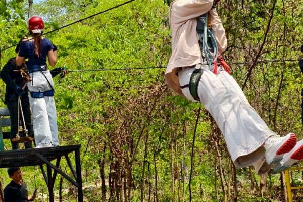 LINE_ALBUM_zip line_260404_5