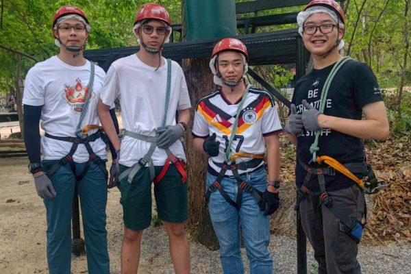 LINE_ALBUM_zip line_260404_65