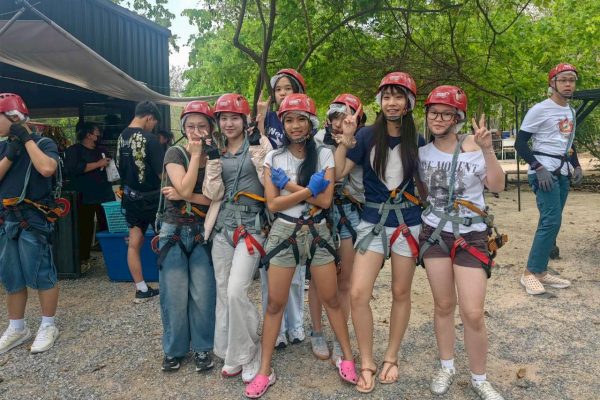 LINE_ALBUM_zip line_260404_66