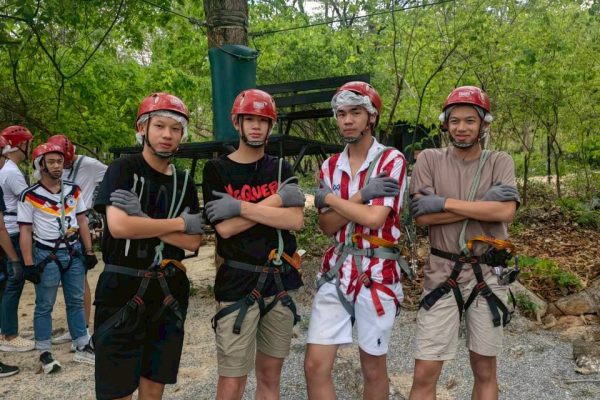 LINE_ALBUM_zip line_260404_67