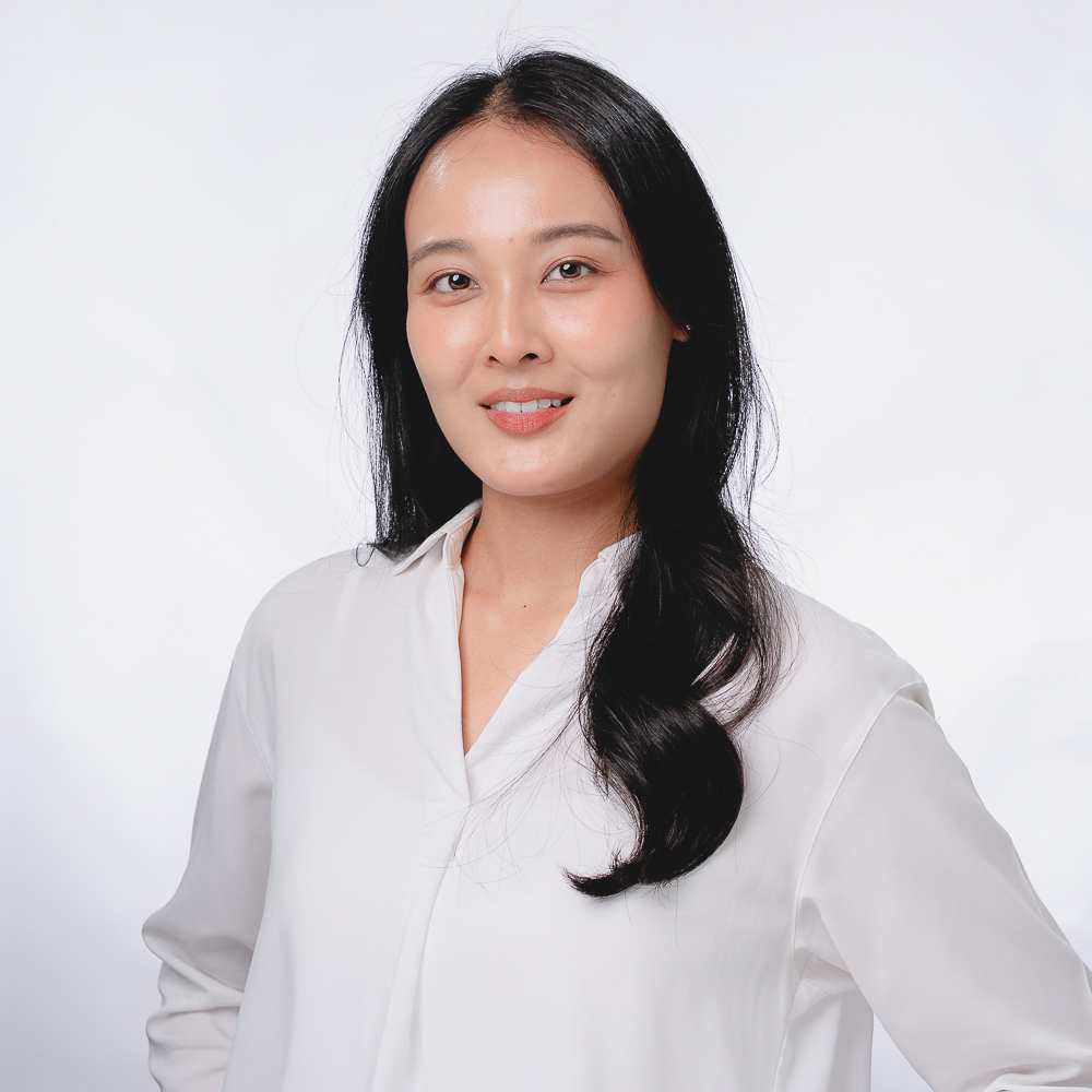 Ms. Benjarat Ekthumasuth